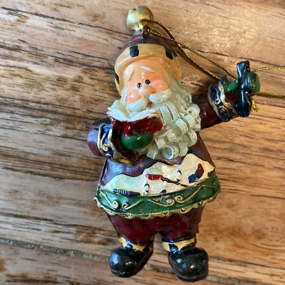 Seven Vintage Santa Resin Ornaments - Picture 9 of 11